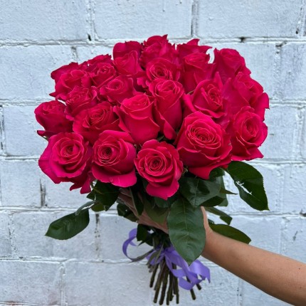 Букет из розовых роз с доставкой  в Новокузнецке